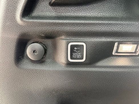 Used 2021 Jeep Grand Cherokee L Limited image 17