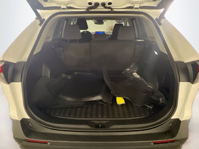Used 2025 Toyota RAV4 XLE w/ Convenience Package FWD image 29