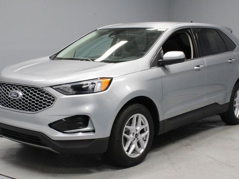 Certified 2024 Ford Edge SEL image 7