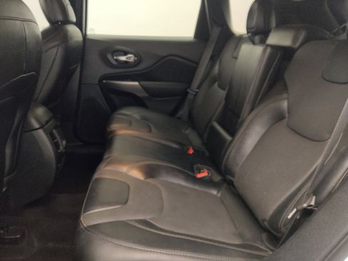Used 2022 Jeep Cherokee Latitude Lux AWD/4WD image 18