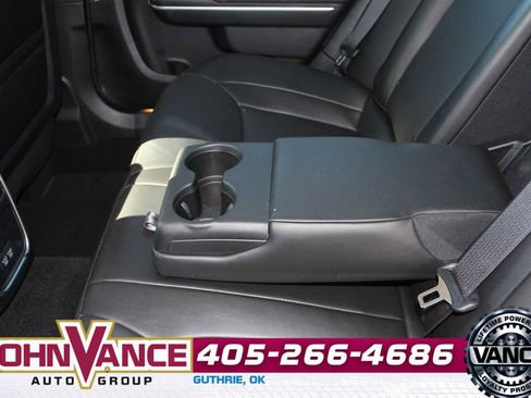 Used 2021 Chrysler 300 Touring L image 22