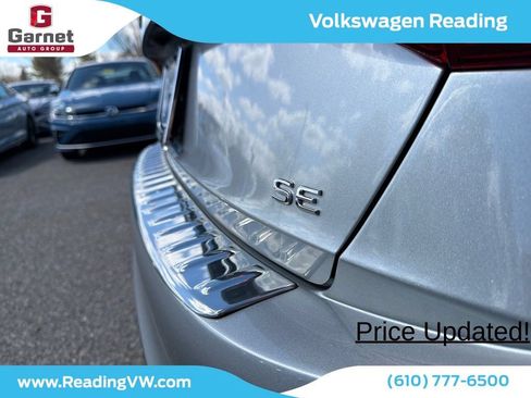 Certified 2023 Volkswagen Jetta SE FWD image 37