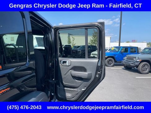 Used 2023 Jeep Wrangler Unlimited Sport AWD/4WD image 24