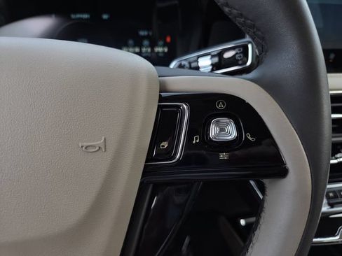 Used 2023 Lincoln Corsair FWD image 23