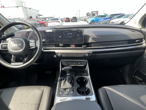 Certified 2026 Kia Carnival SX w/ SX Dark Edition Package image 21