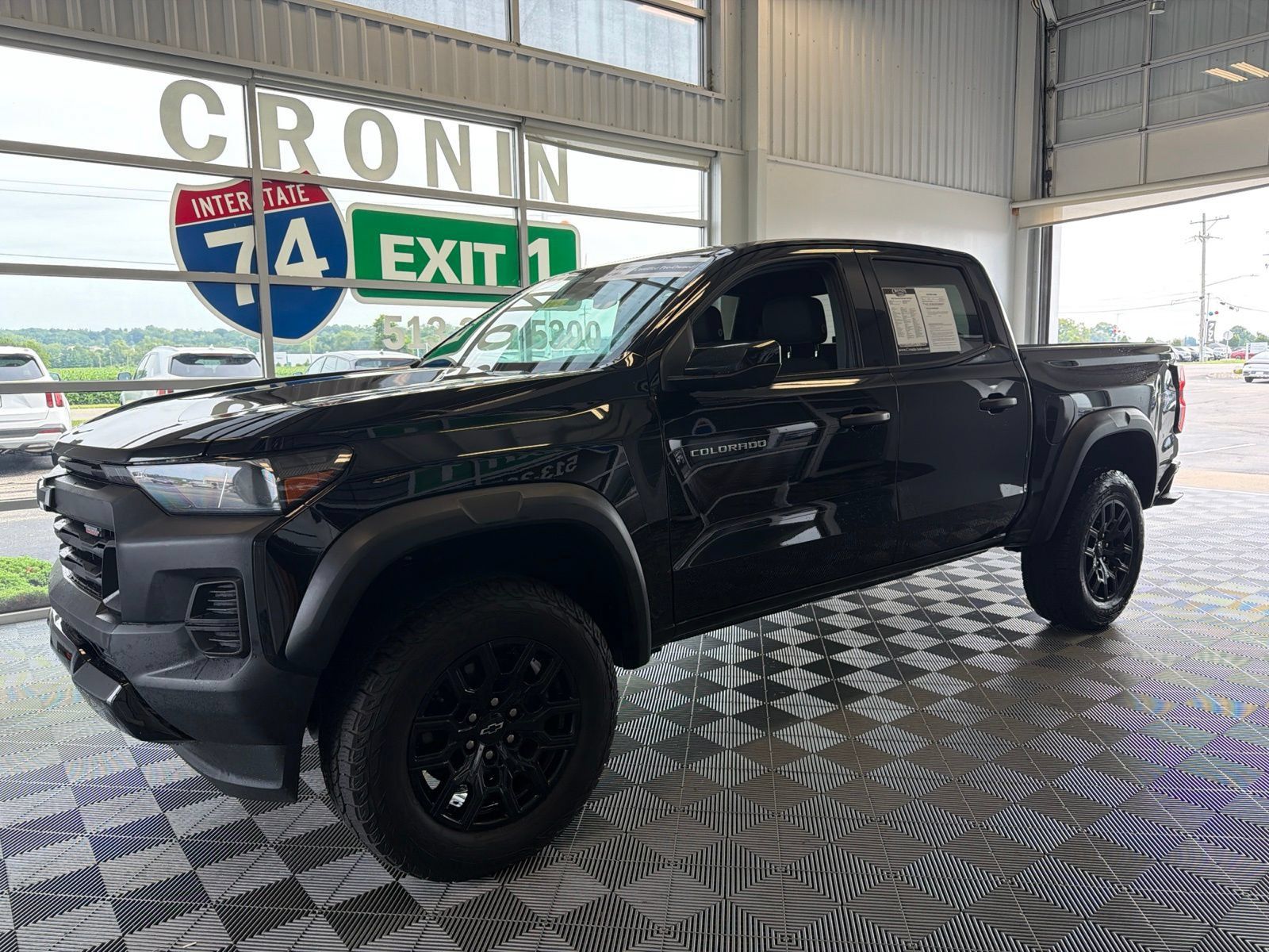 Used 2024 Chevrolet Colorado Trail Boss w/ Technology Package AWD/4WD image 3