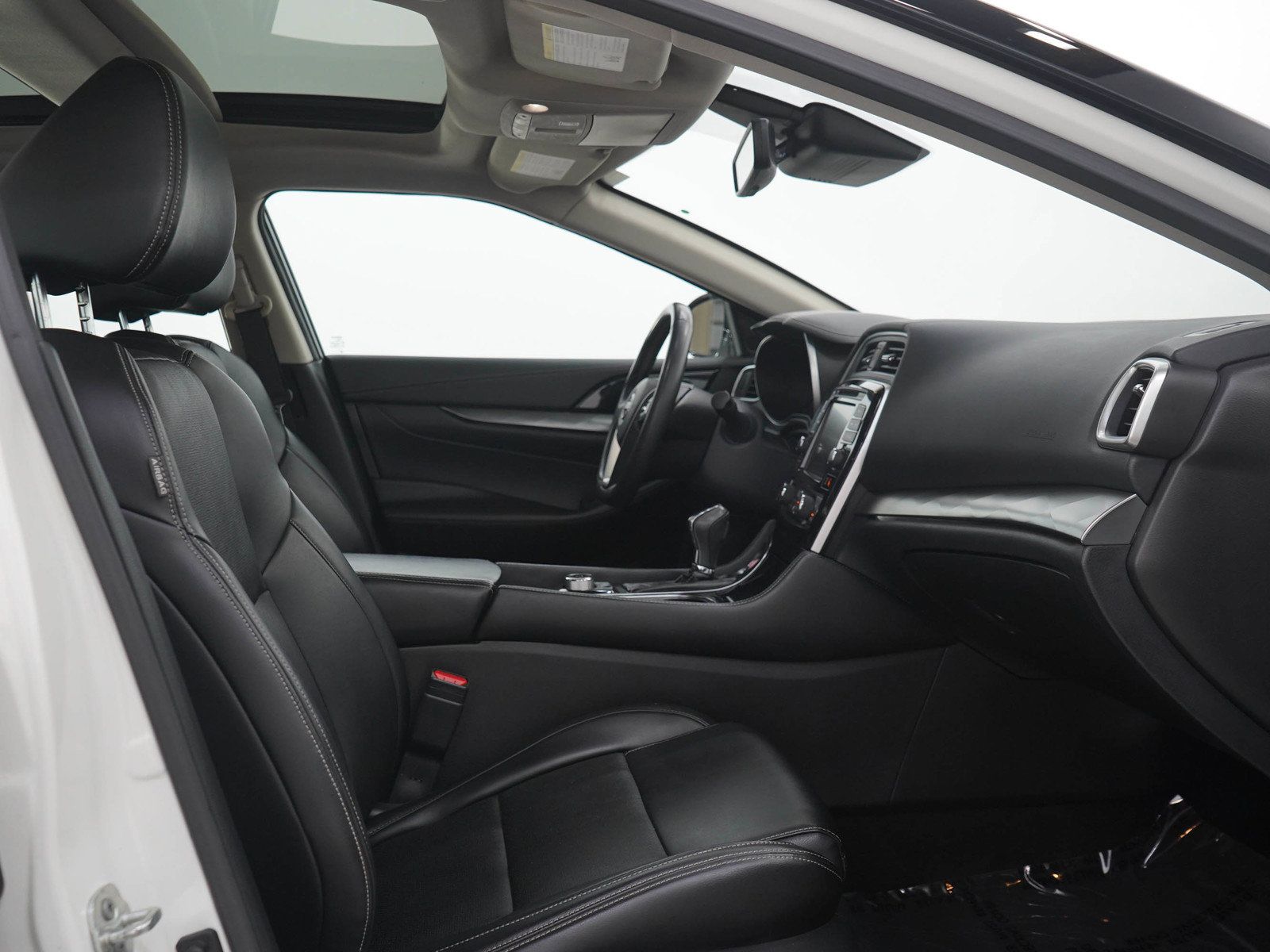 Used 2023 Nissan Maxima SL FWD image 11