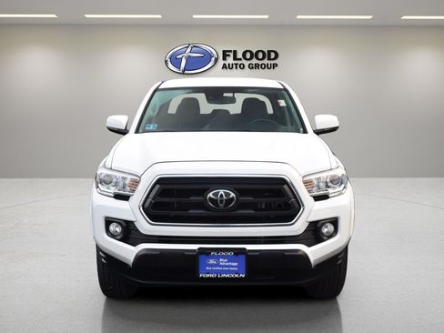 Used 2023 Toyota Tacoma SR5 AWD/4WD image 2