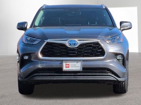 Used 2023 Toyota Highlander XLE image 2