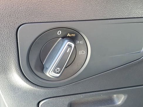 Used 2023 Volkswagen Tiguan SE R-Line image 21