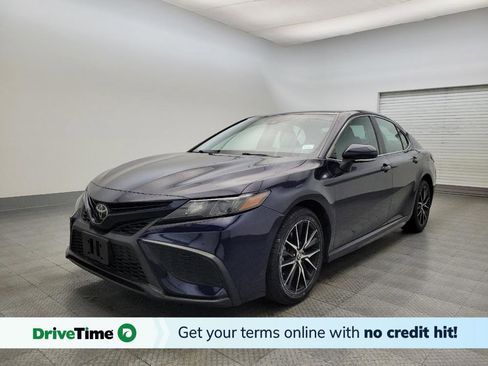 Used 2022 Toyota Camry SE image 1