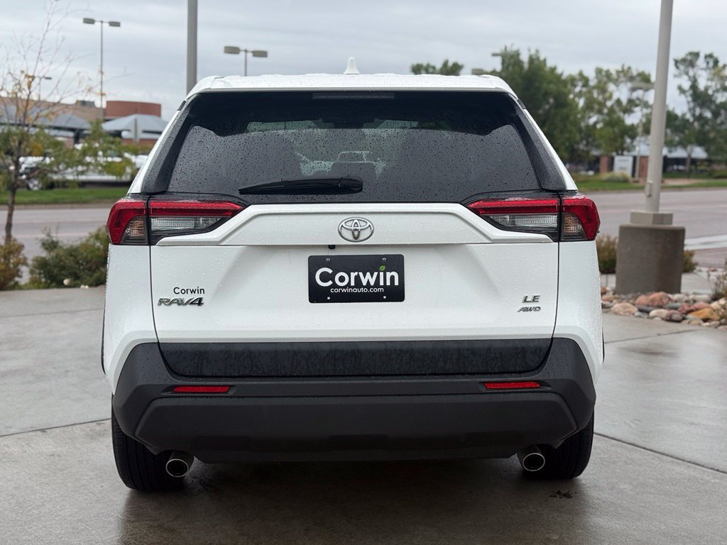 Used 2025 Toyota RAV4 LE AWD/4WD image 6