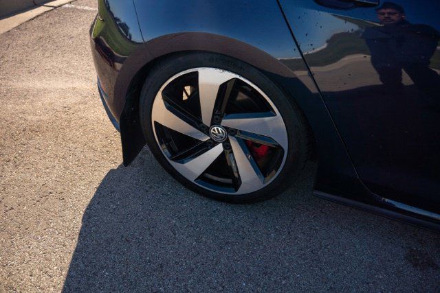Used 2019 Volkswagen GTI SE w/ SE Experience Package FWD image 10