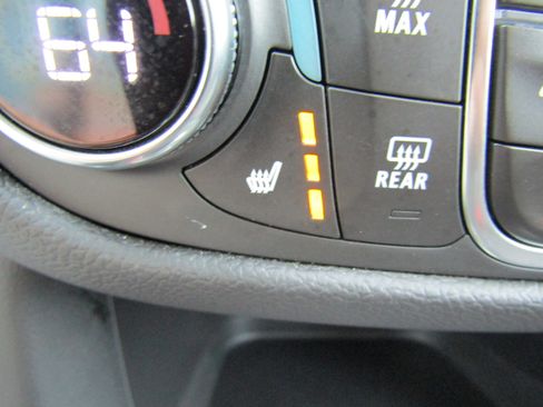 Used 2024 Chevrolet Equinox LT image 28