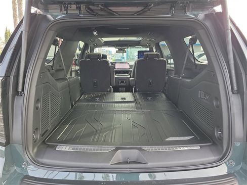 New 2026 Chevrolet Suburban Z71 w/ Z71 Off-Road Package image 22