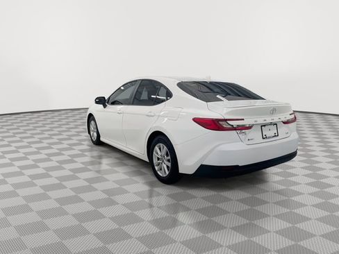 Used 2025 Toyota Camry LE w/ Convenience Package image 8