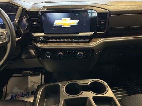 Used 2023 Chevrolet Silverado 1500 LT image 12