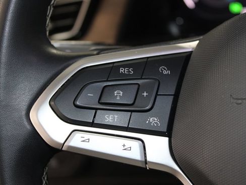 Used 2024 Volkswagen Atlas SE FWD image 14