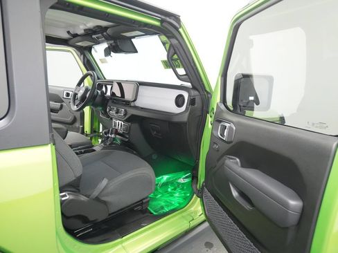 Used 2025 Jeep Wrangler Sport AWD/4WD image 26