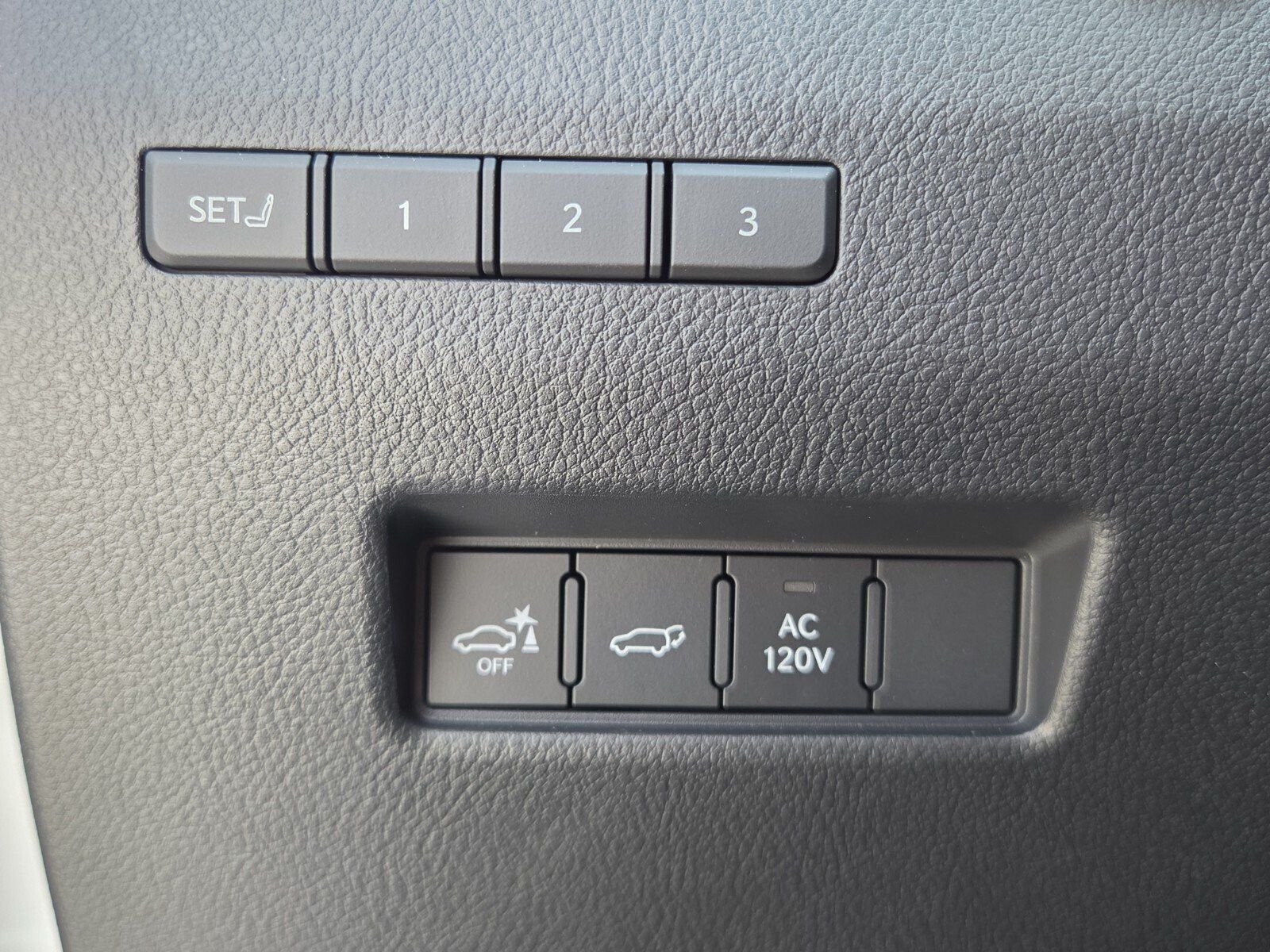 Certified 2025 Lexus GX 550 w/ Cold Area Package AWD/4WD image 34