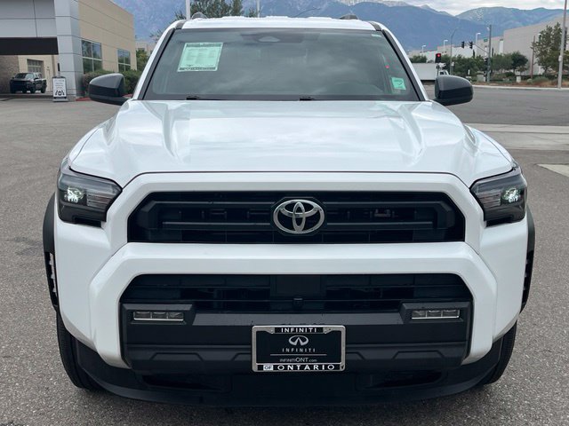Used 2025 Toyota 4Runner SR5 AWD/4WD image 3
