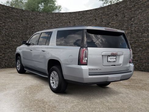 Used 2016 GMC Yukon XL SLE AWD/4WD image 5