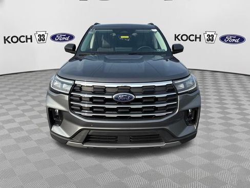 Used 2025 Ford Explorer Active w/ Active Comfort Package AWD/4WD image 2