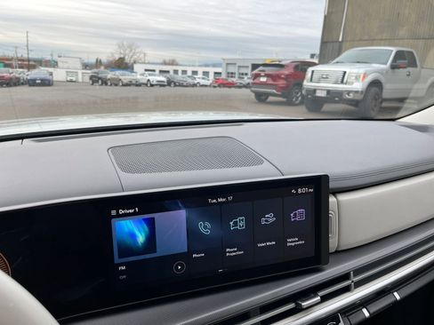 Used 2025 Hyundai Santa Fe SEL image 18