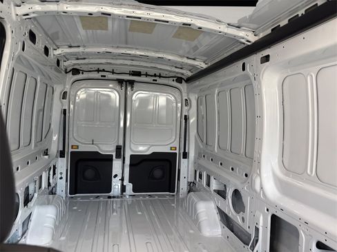 New 2025 Ford Transit 250 148 Medium Roof image 13