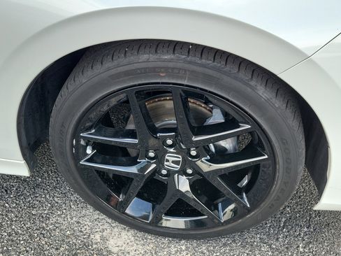 Used 2023 Honda Civic Sport image 8