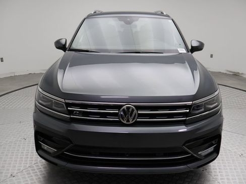 Used 2019 Volkswagen Tiguan SEL Premium R-Line w/ 3rd Row Seat Package AWD/4WD image 5