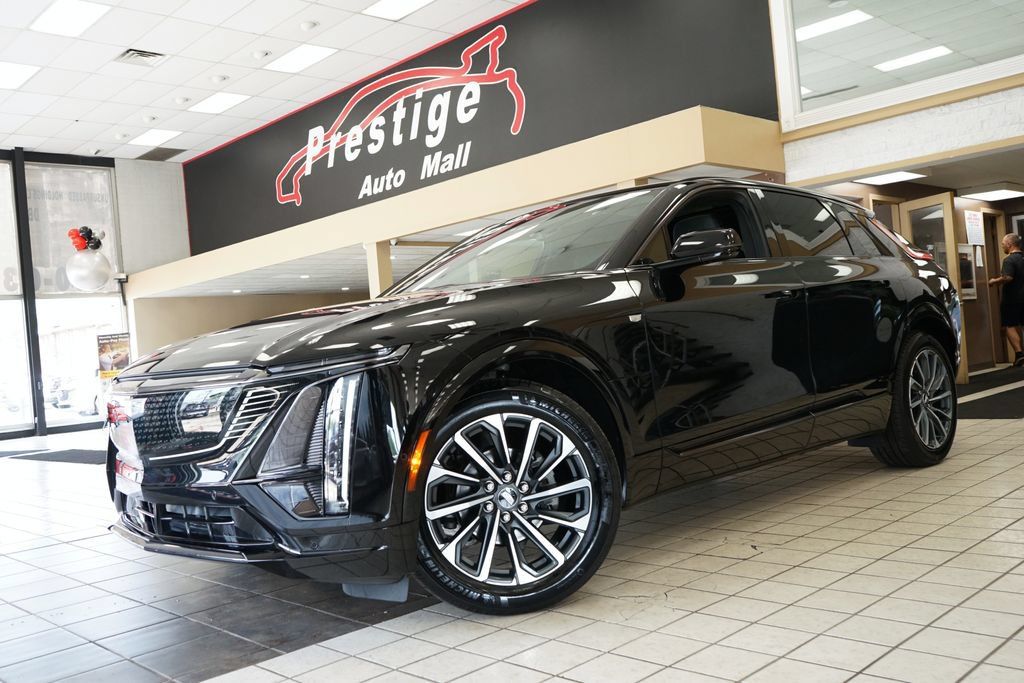 Used 2024 Cadillac Lyriq Sport w/ LPO, Floor Liner Package AWD/4WD image 21