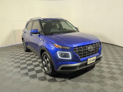 Used 2024 Hyundai Venue Limited image 1