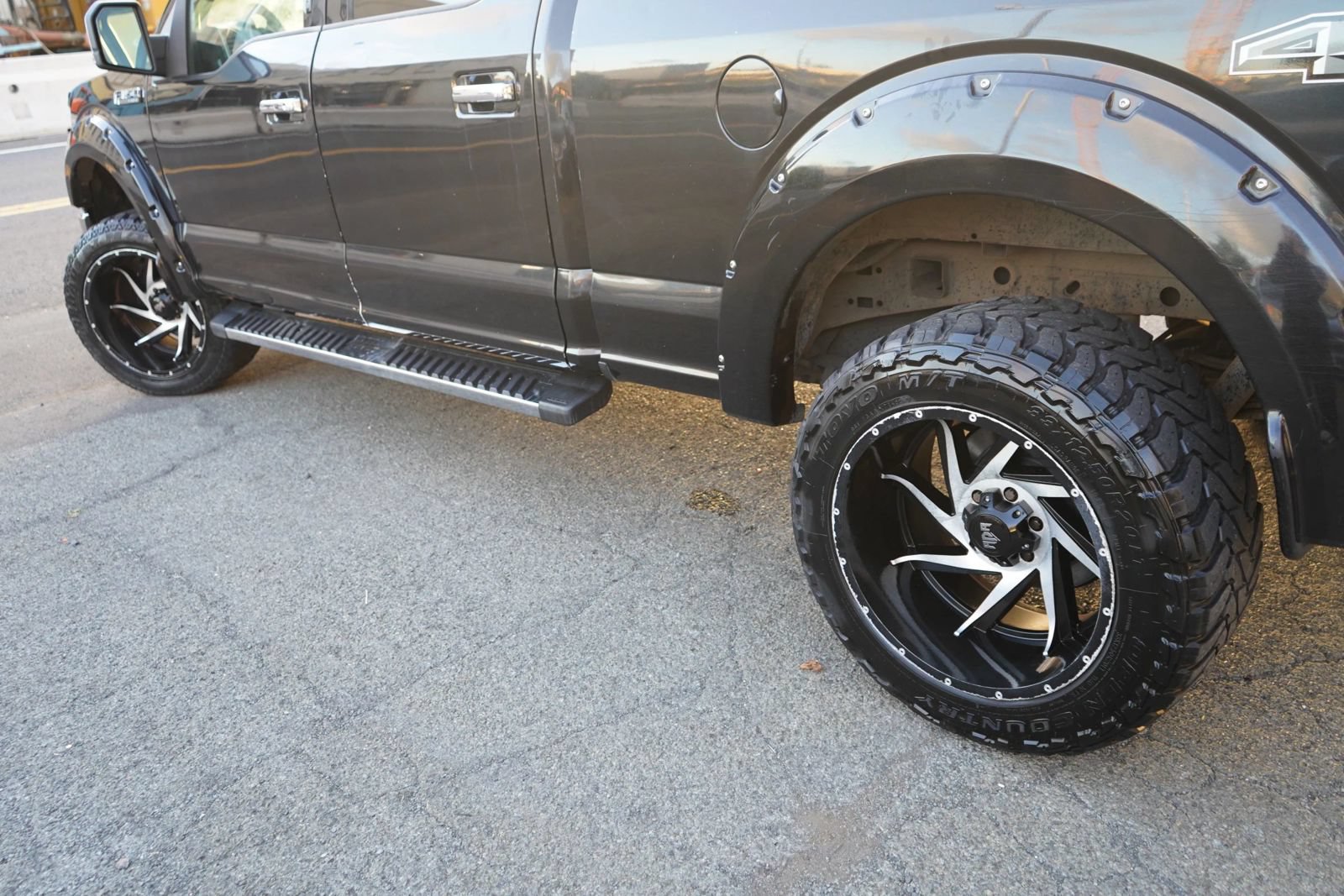 Used 2015 Ford F150 Lariat w/ Equipment Group 501A Mid AWD/4WD image 6