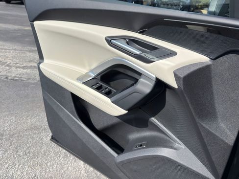 Certified 2025 Audi Q5 Premium w/ Convenience Package image 18