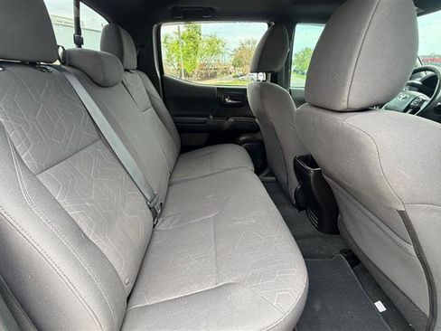 Used 2016 Toyota Tacoma TRD Off-Road w/ Premium & Technology Package image 17