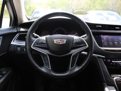 Used 2017 Cadillac XT5 Luxury w/ Driver Awareness Package AWD/4WD image 34