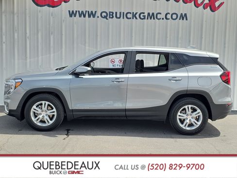 Used 2024 GMC Terrain SLE FWD image 4