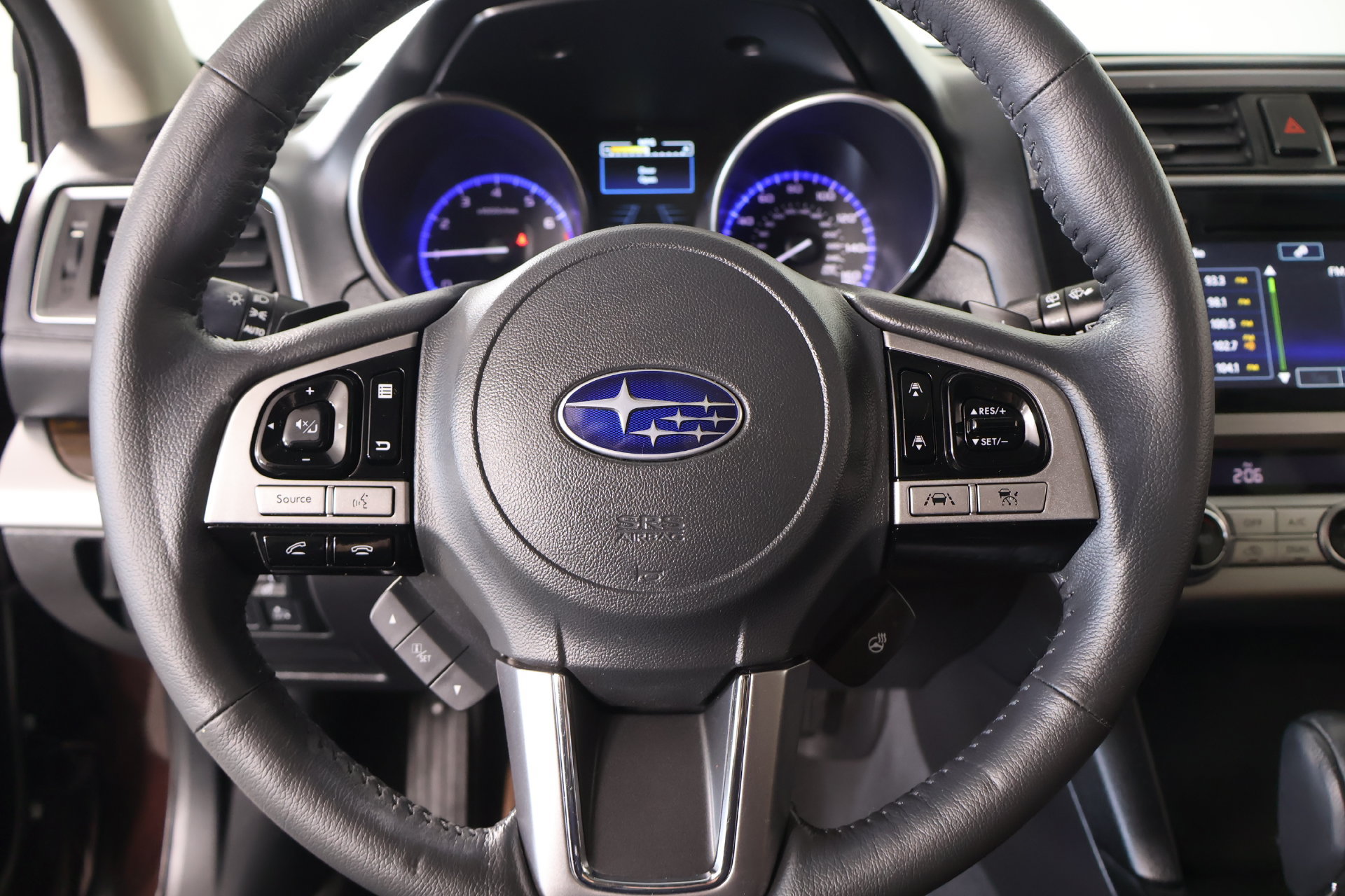 Used 2017 Subaru Outback 3.6R Touring AWD/4WD image 3
