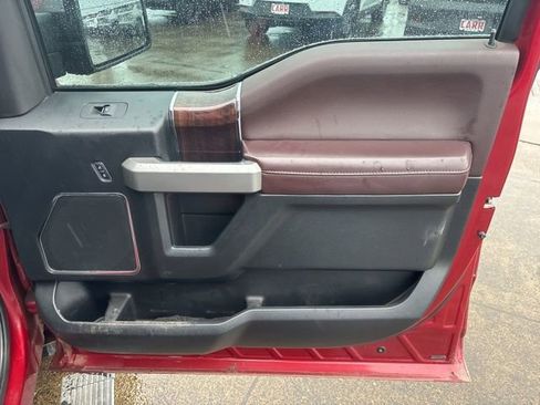 Used 2015 Ford F150 Platinum w/ Equipment Group 701A Luxury image 37