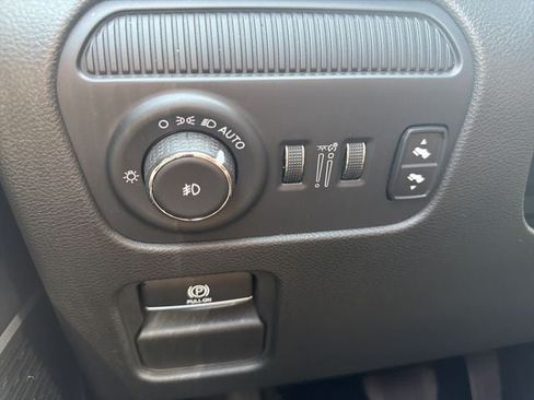 Used 2024 Jeep Wagoneer Series II AWD/4WD image 37