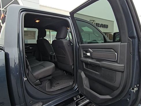 New 2026 RAM 2500 Big Horn AWD/4WD image 18