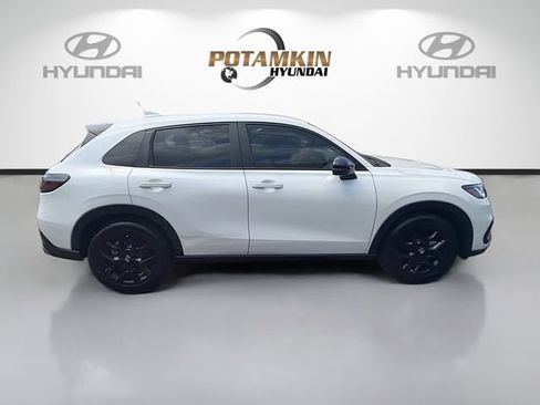 Used 2025 Honda HR-V Sport image 4
