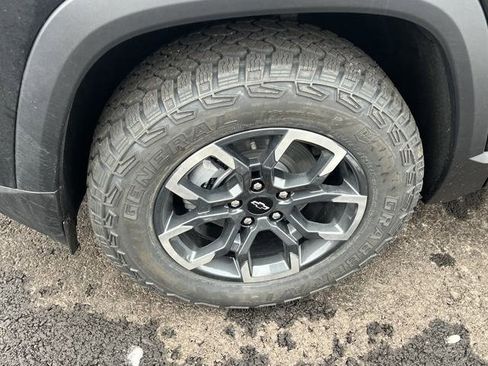 New 2025 Chevrolet Equinox ACTIV w/ LPO, Floor Liner Package image 10