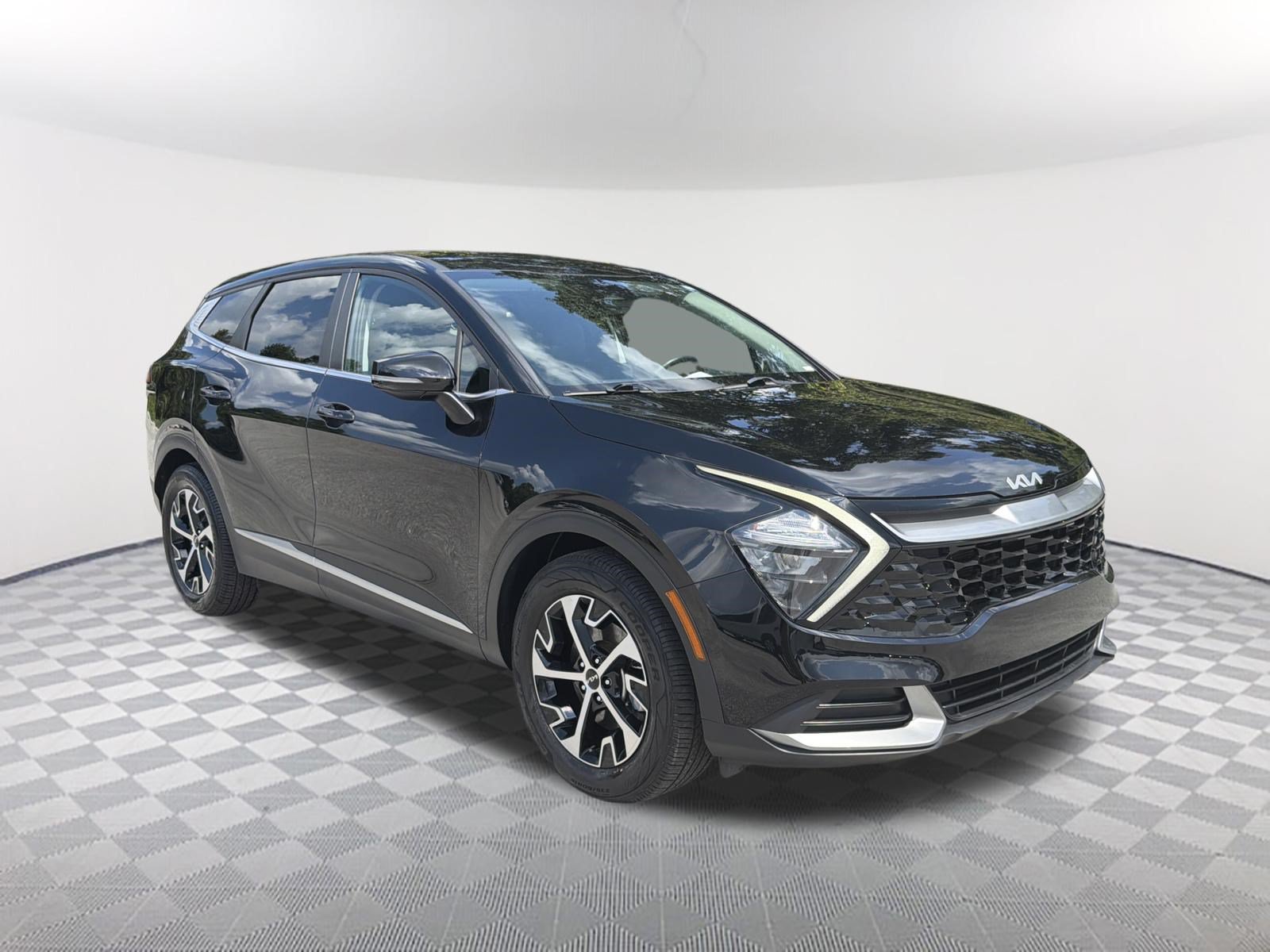 Used 2023 Kia Sportage EX FWD image 3