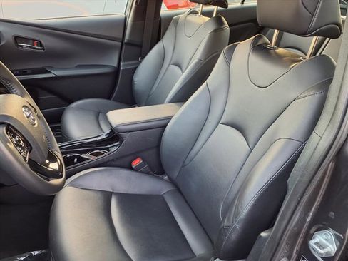 Used 2019 Toyota Prius XLE image 3