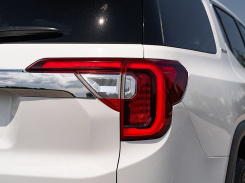 Used 2022 GMC Acadia SLE FWD image 14