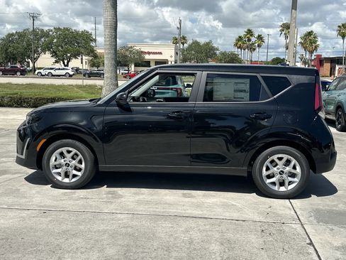 New 2025 Kia Soul LX w/ LX Technology Package image 9