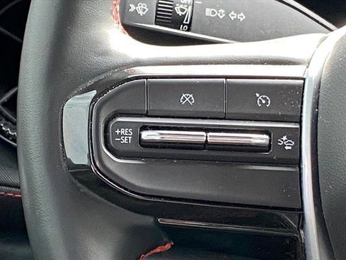 Used 2023 Chevrolet Colorado Z71 w/ Z71 Convenience Package 2 image 9