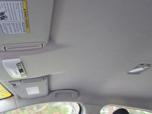 Used 2023 Nissan Versa SV FWD image 29
